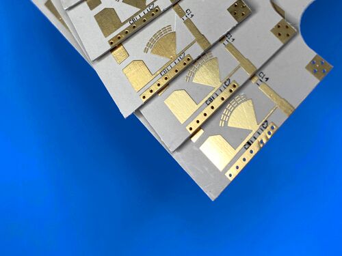 2-lagiges CER-10 PCB auf 25mil Substrat mit schwarzem Siebdruck